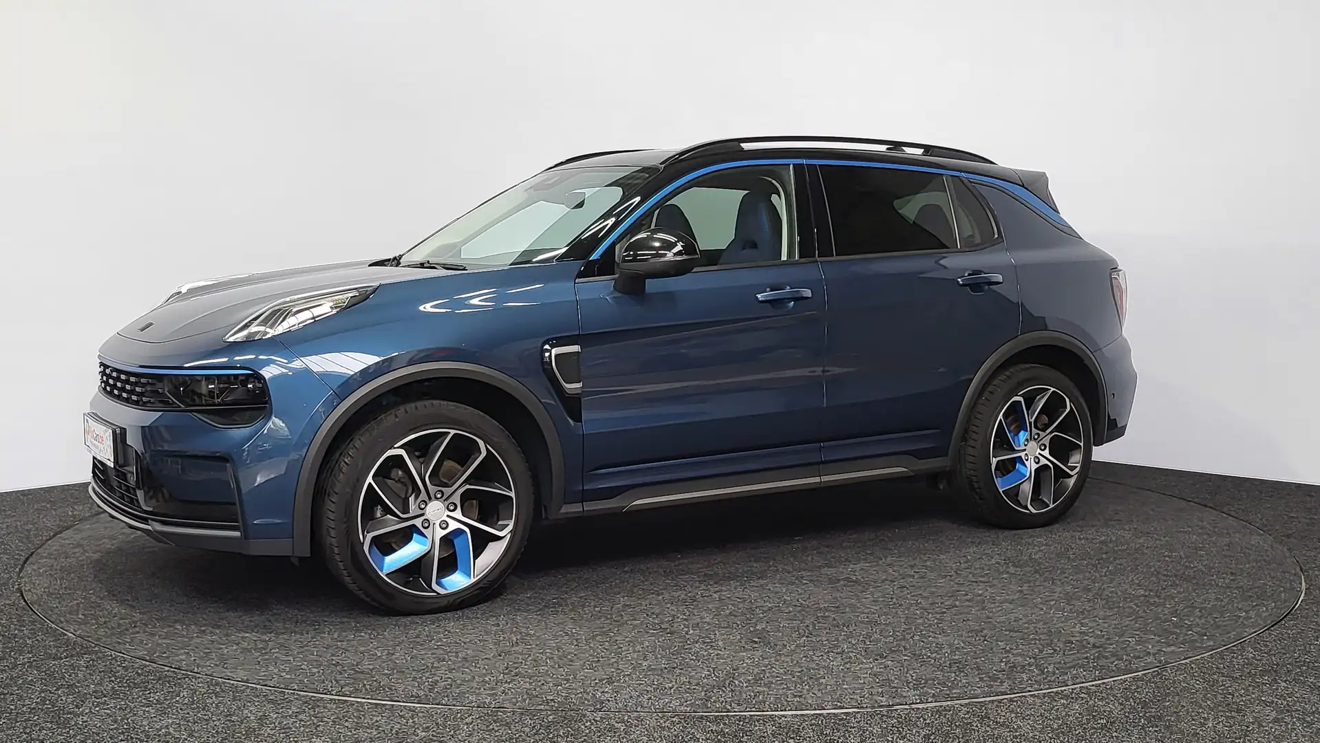 Lynk & Co 01 1.5 Turbo PHEV ~ Led ~ 360 ~ Pano ~ PDC ~MegaStock Синий - 1