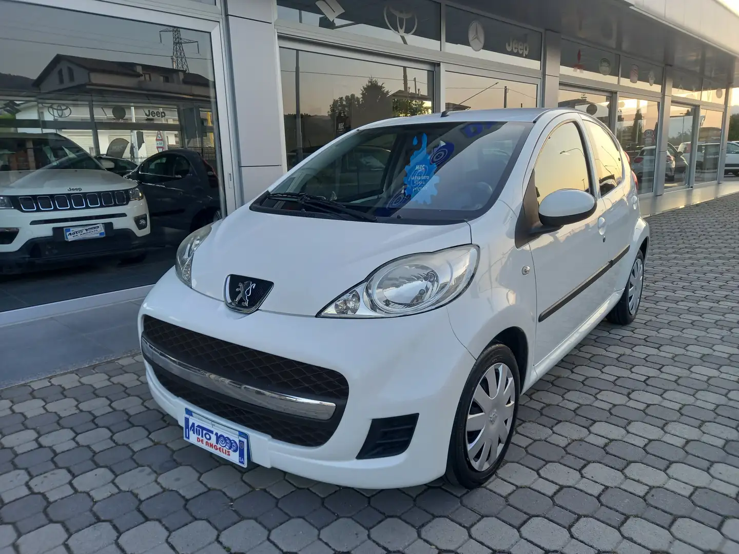 Peugeot 107 * RESTYLING* 1.0 5 PORTE 2Tronic CAMBIO AUTOMATICO Weiß - 2