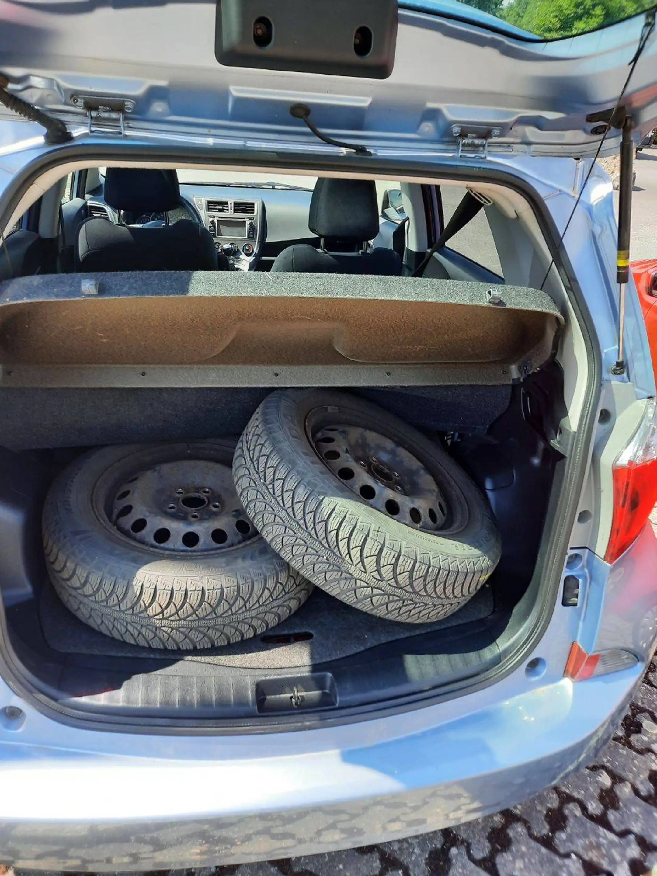 Toyota Verso-S Life — photo 4
