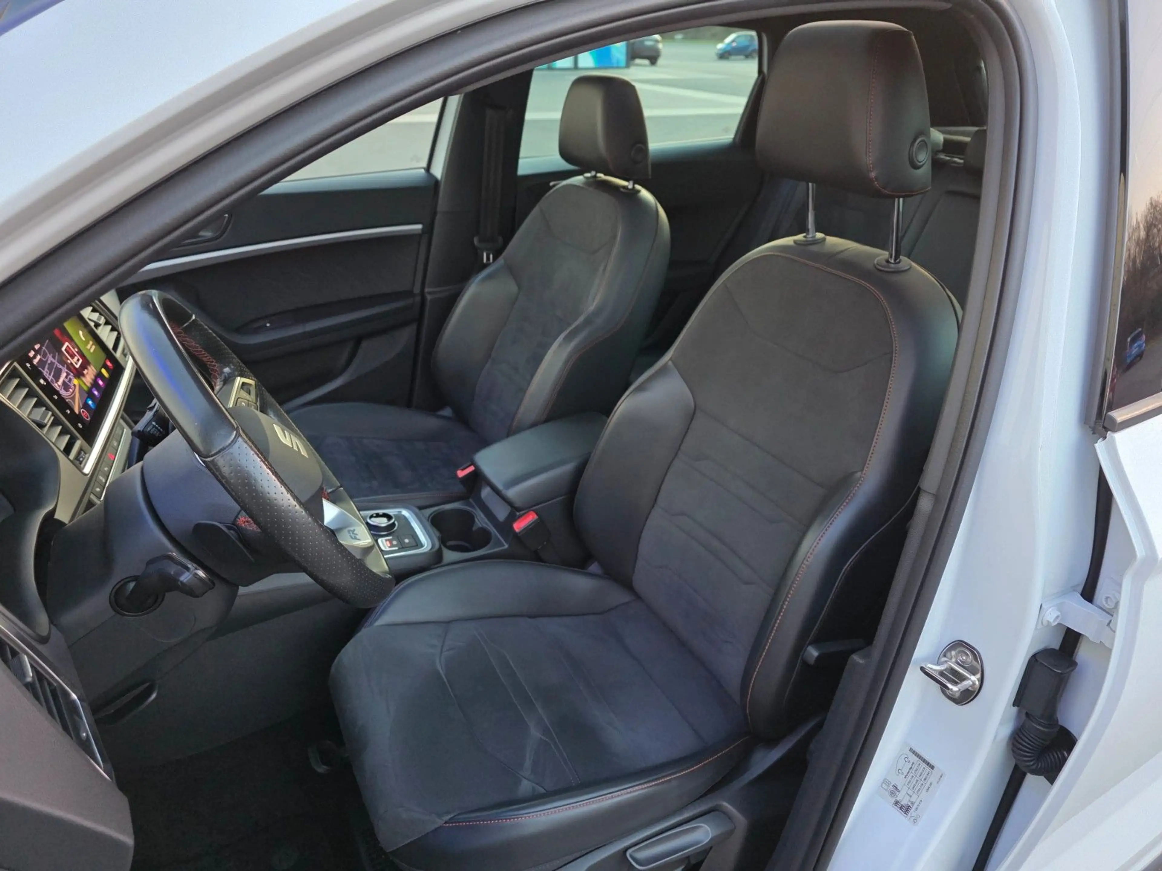 SEAT Ateca FR/Panorama/Beats/19Zoll/el.HK/ACC/2xKam — photo 11
