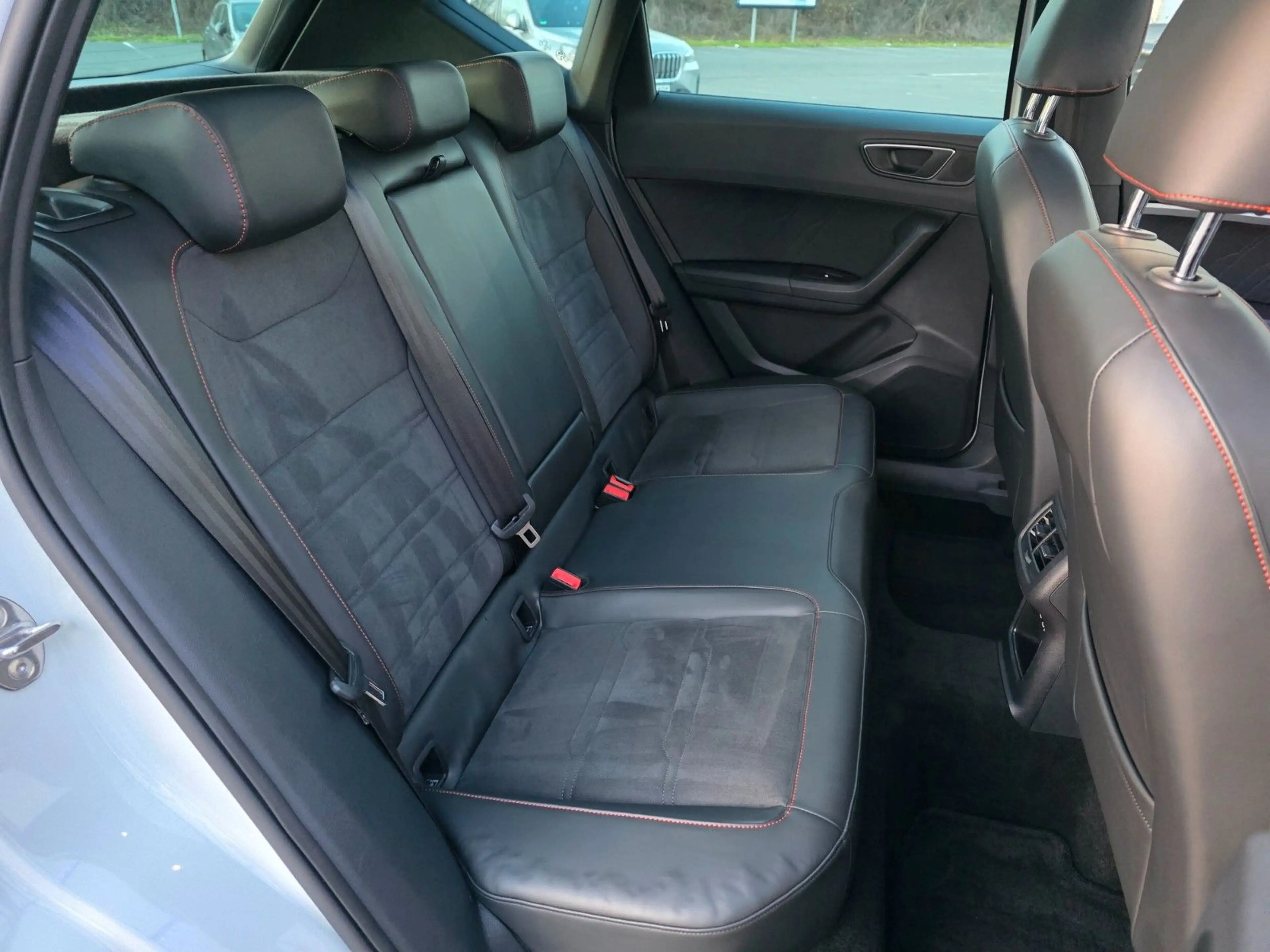 SEAT Ateca FR/Panorama/Beats/19Zoll/el.HK/ACC/2xKam — photo 14