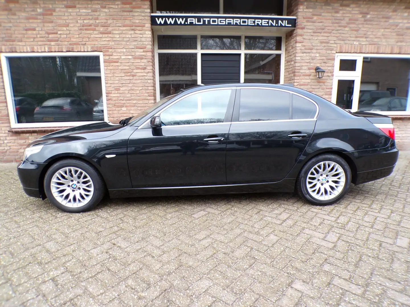 BMW 520 5-serie 520i Corporate Lease Introduction Automaat Zwart - 2