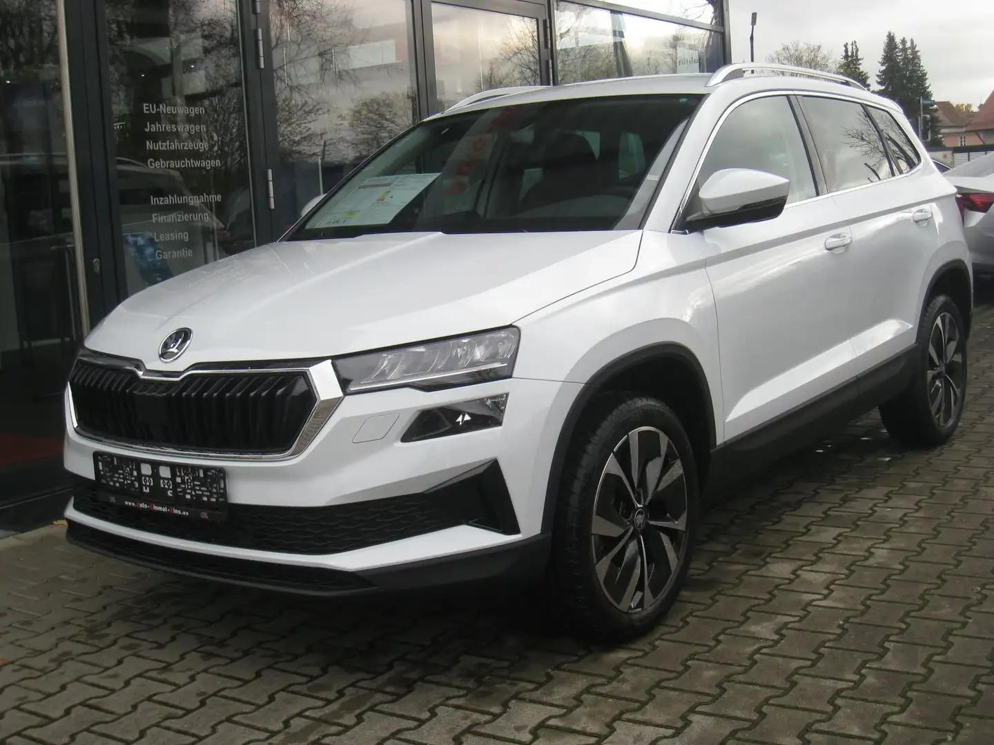 Skoda Karoq 1.5TSI DSG SELECTION PLUS *AHK*ACC*Kamera*el.Heck. Weiß - 2