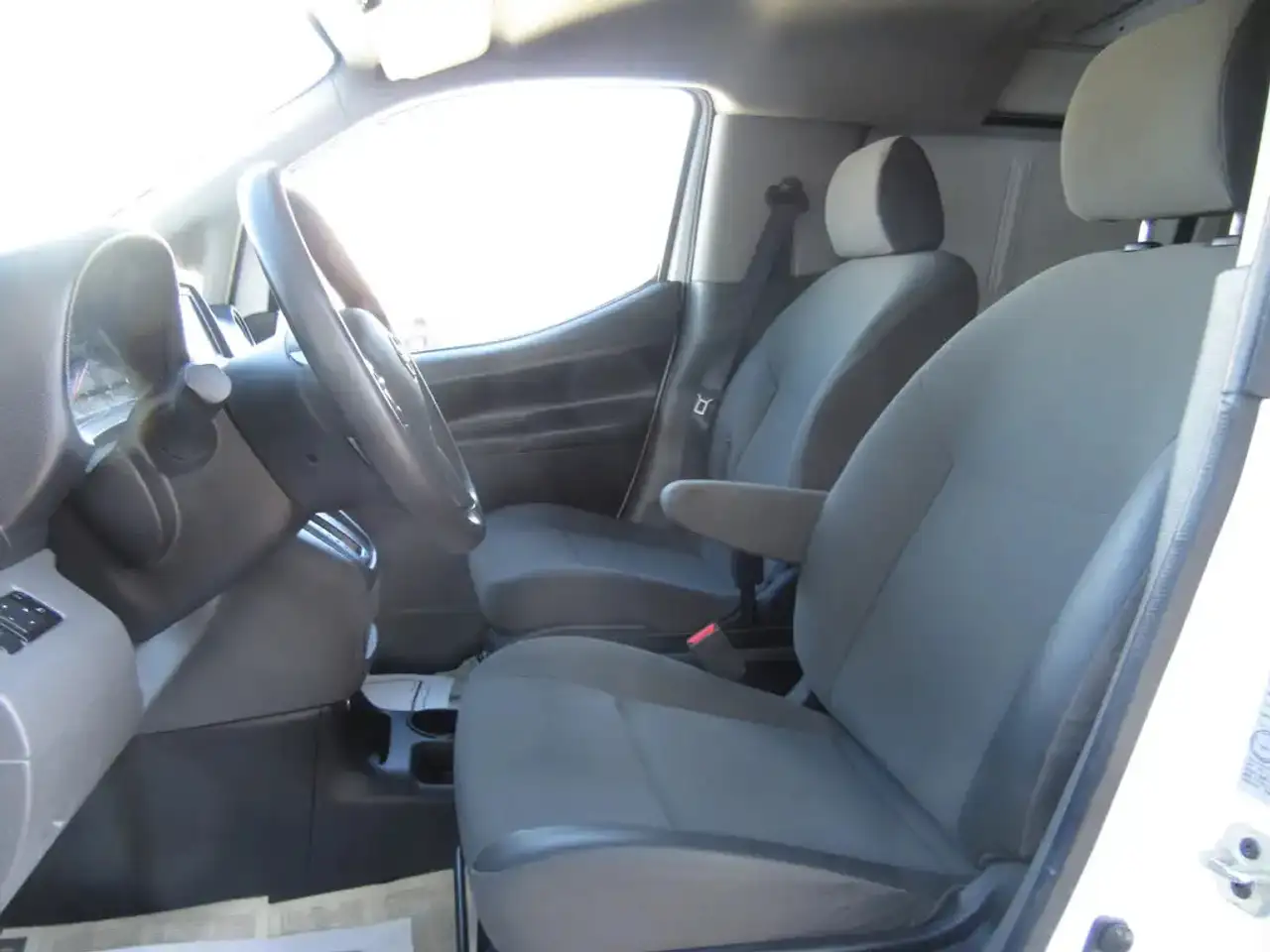 Nissan NV200 снимка Nissan NV200