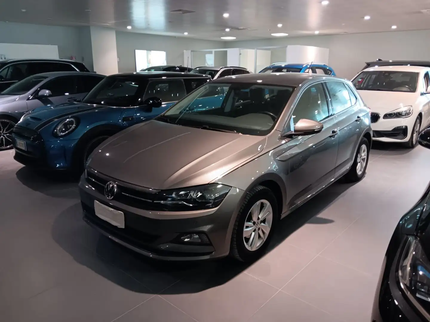 Volkswagen Polo VI 2017 Benzina 5p 1.0 tsi Comfortline 95cv dsg - 1