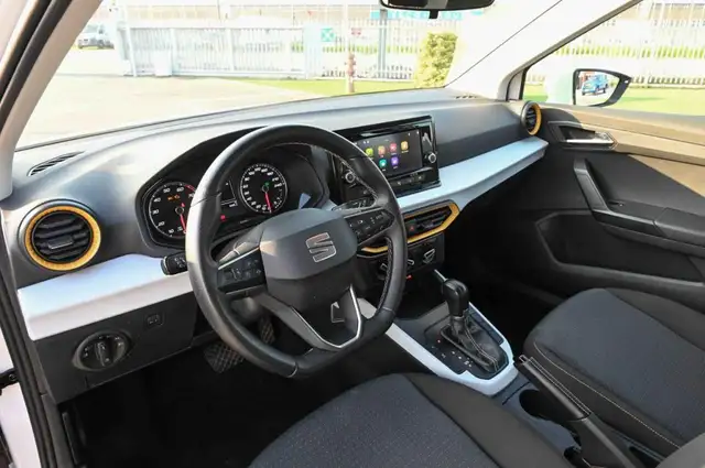 Seat Arona view 12