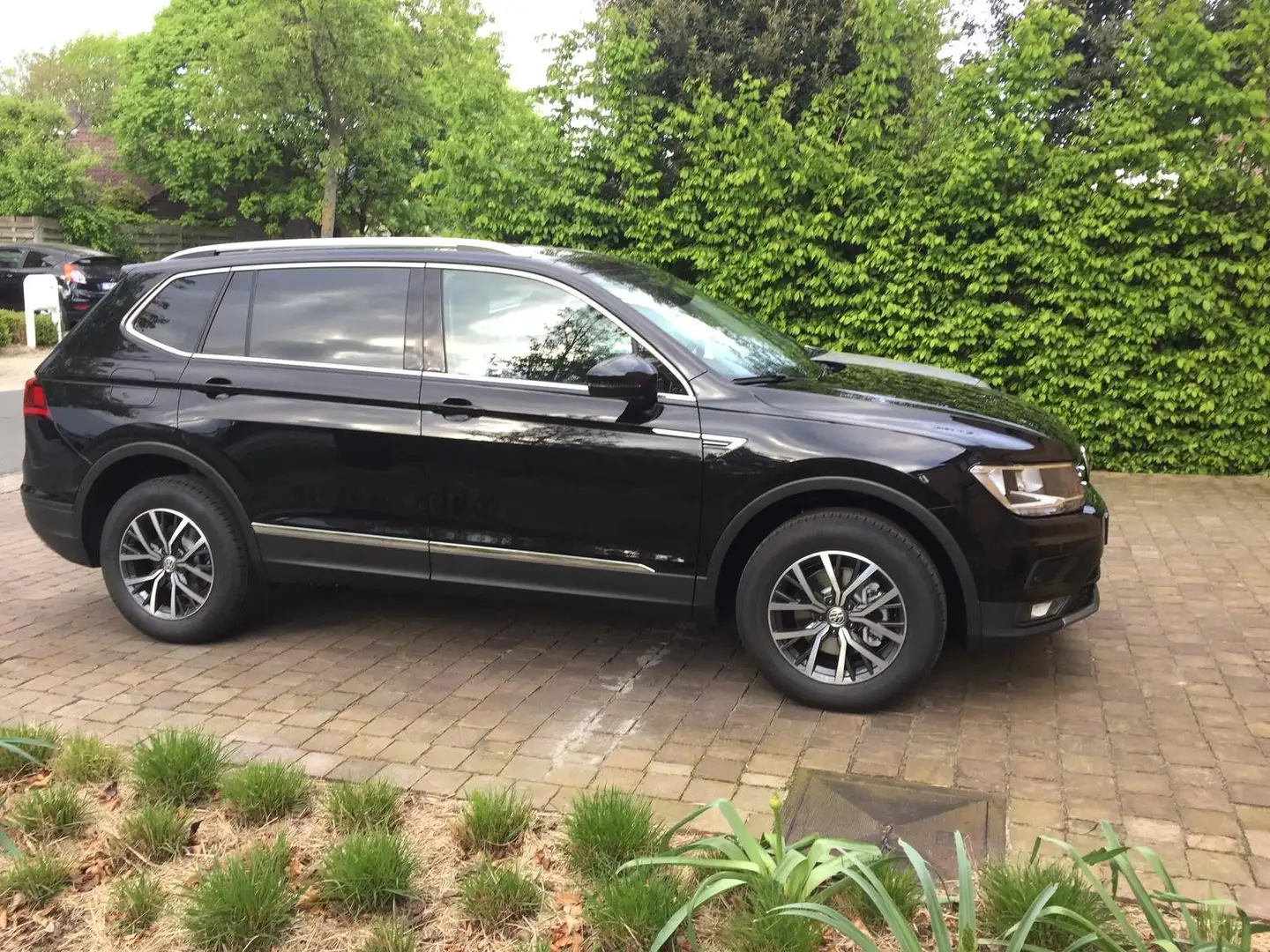 Volkswagen Tiguan Allspace Tiguan Allspace 2.0 TSI 4Motion DSG Comfortline Zwart - 2