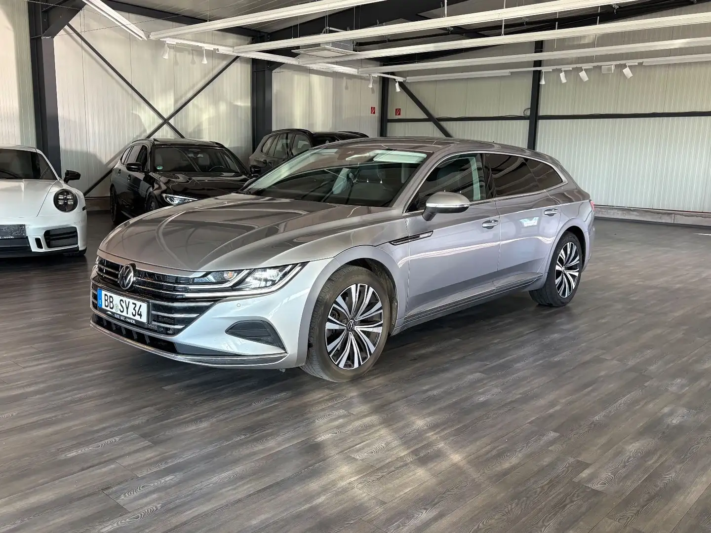 Volkswagen Arteon SB Eleg eHybr Virtual ACC AHK Kamera Silber - 1