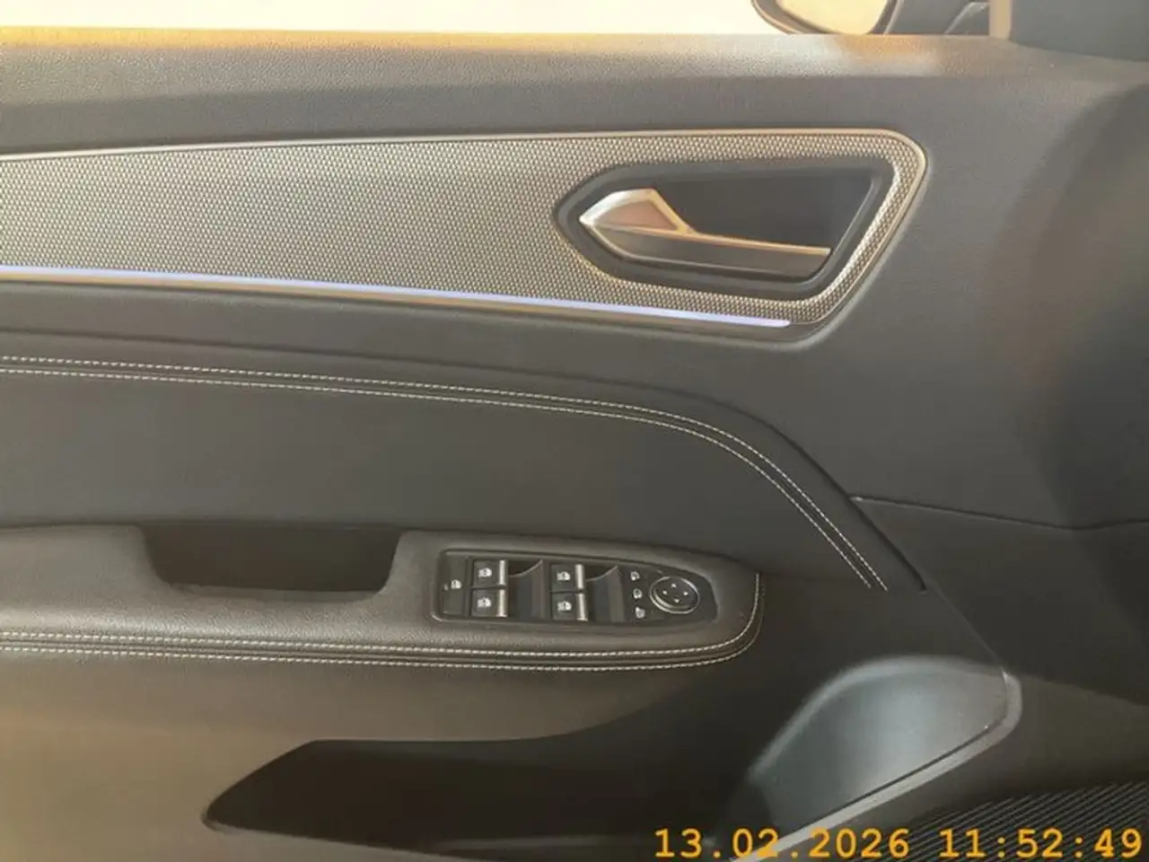 Renault Arkana Intens 1.6 E-Tech Hybrid AHK WR Navi LED 18