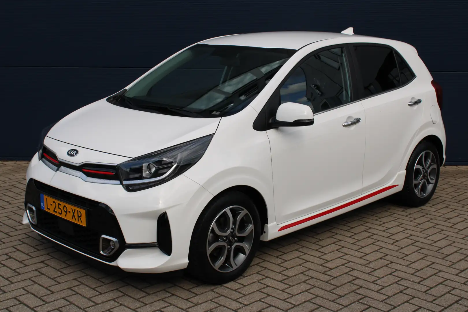 Kia Picanto 1.0 DPi 67pk 4-zits GT-Line | Navigatie | Climate Wit - 2