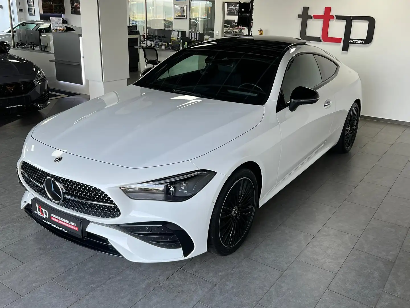 Mercedes-Benz CLE 220 d AMG Burmester Pano AHK 360° GARANTIE Wit - 2