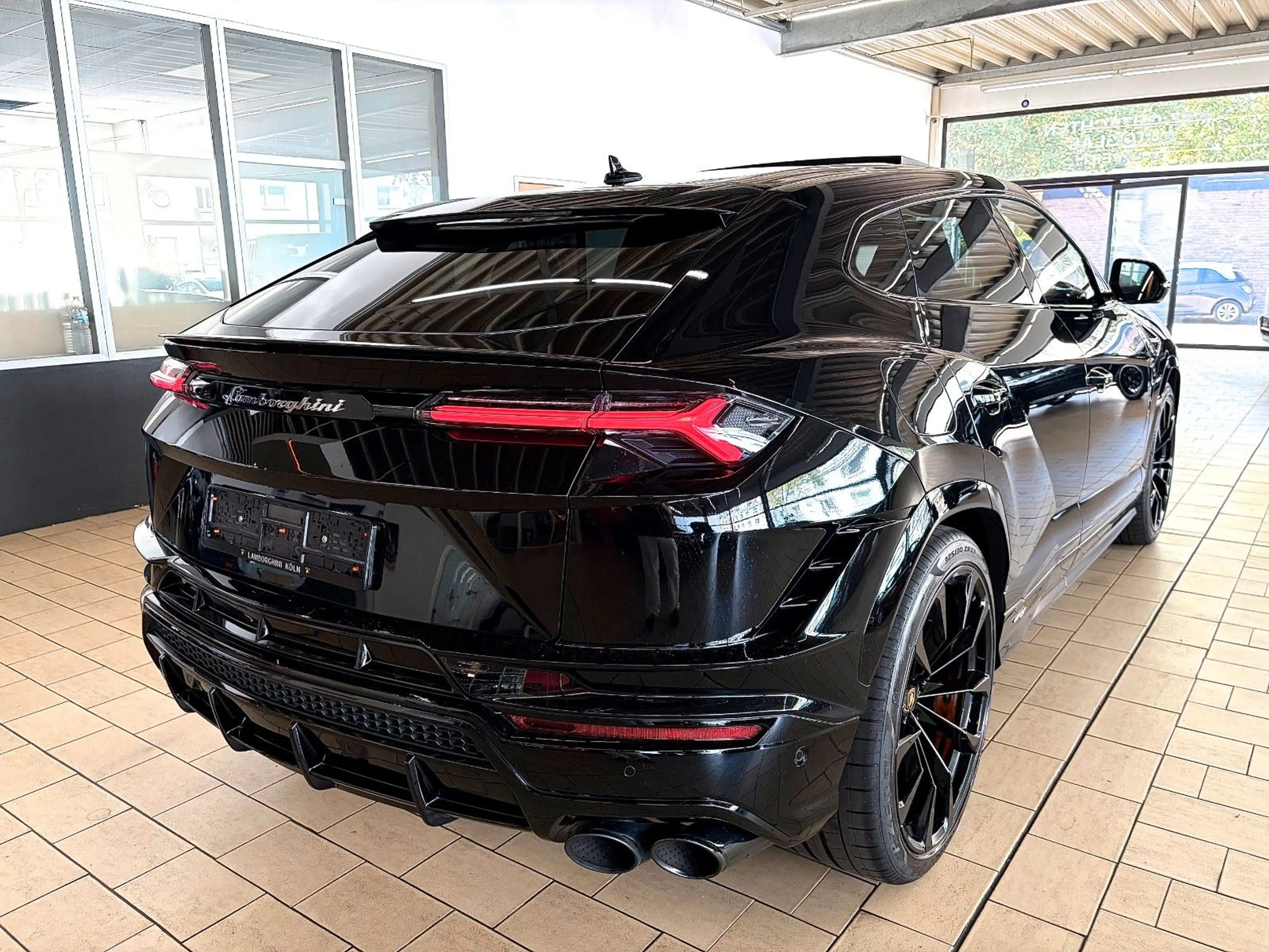 Lamborghini Urus URUS S 4.0 V8 *VOLL+BLACK-ORANGE+GARANTIE-11/26 — photo 8