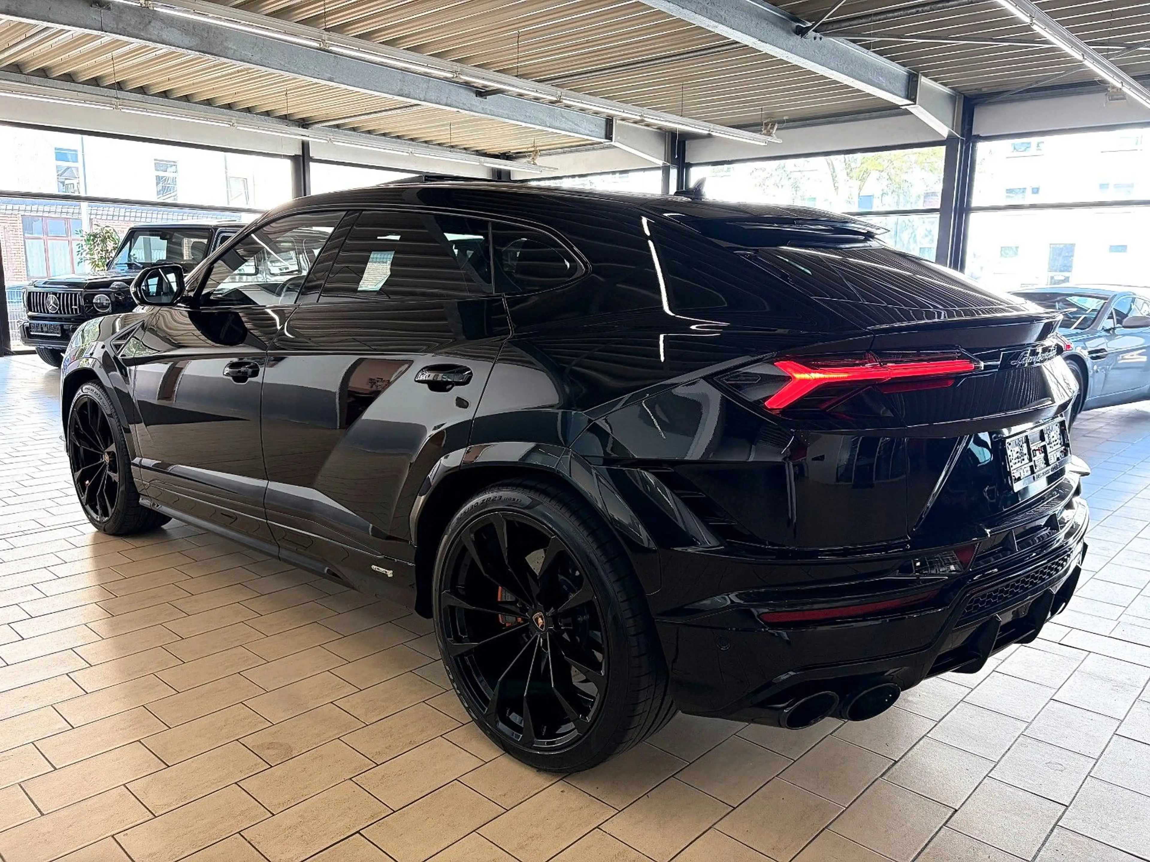 Lamborghini Urus URUS S 4.0 V8 *VOLL+BLACK-ORANGE+GARANTIE-11/26 — photo 9