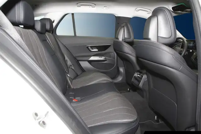 Mercedes-Benz E-Class view 9