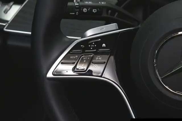 Mercedes-Benz E-Class view 16