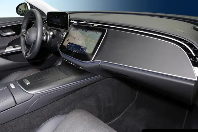 Mercedes-Benz E-Class view 7