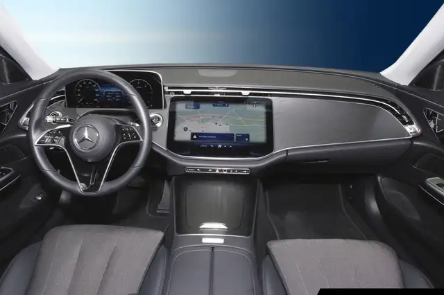Mercedes-Benz E-Class view 10