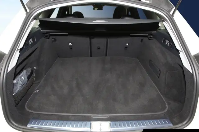 Mercedes-Benz E-Class view 15
