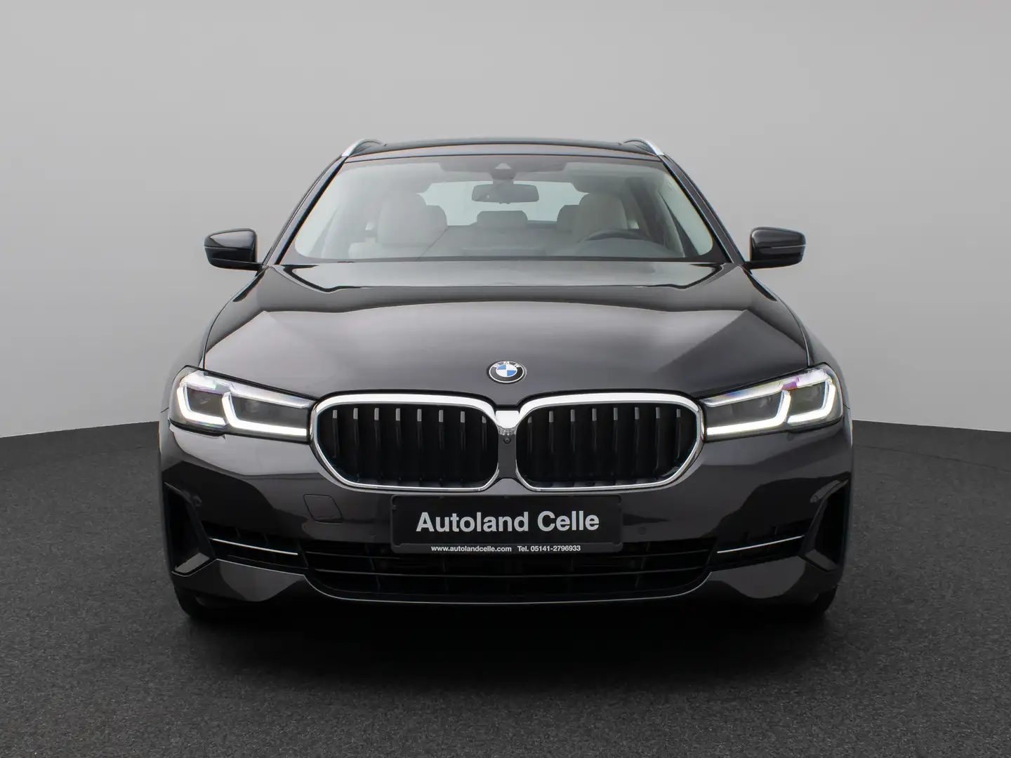 BMW 540 xD Panorama 360°DAB Fernlichtassist Sport Grau - 2