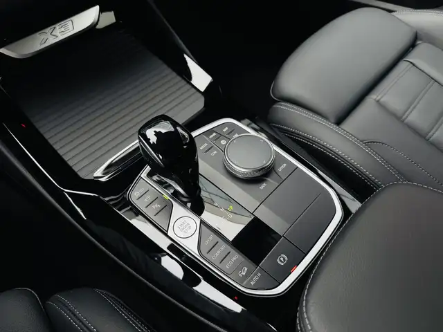 BMW X3 view 12