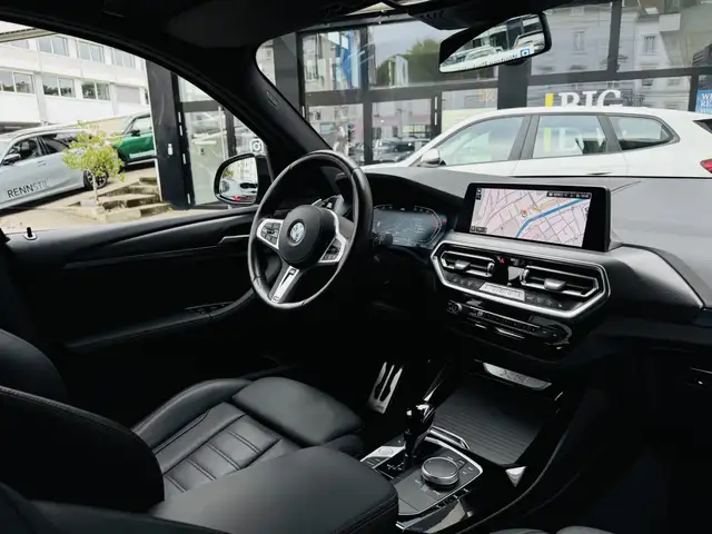 BMW X3 view 5