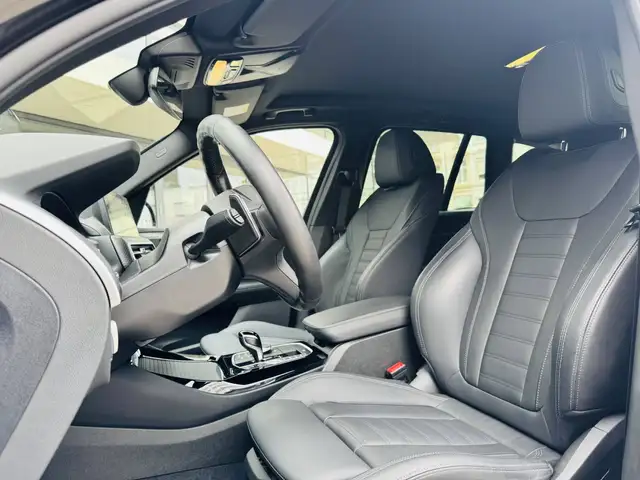 BMW X3 view 7