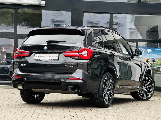BMW X3 view 2