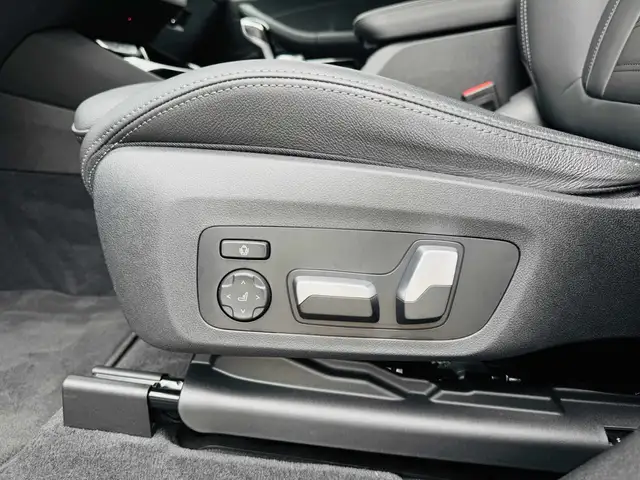 BMW X3 view 8