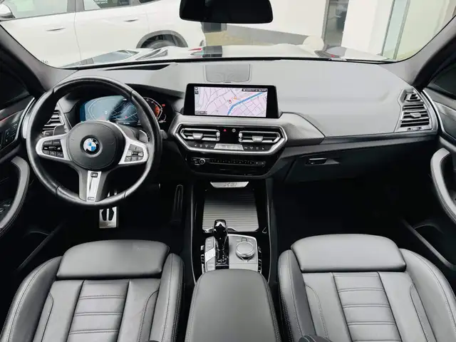 BMW X3 view 3
