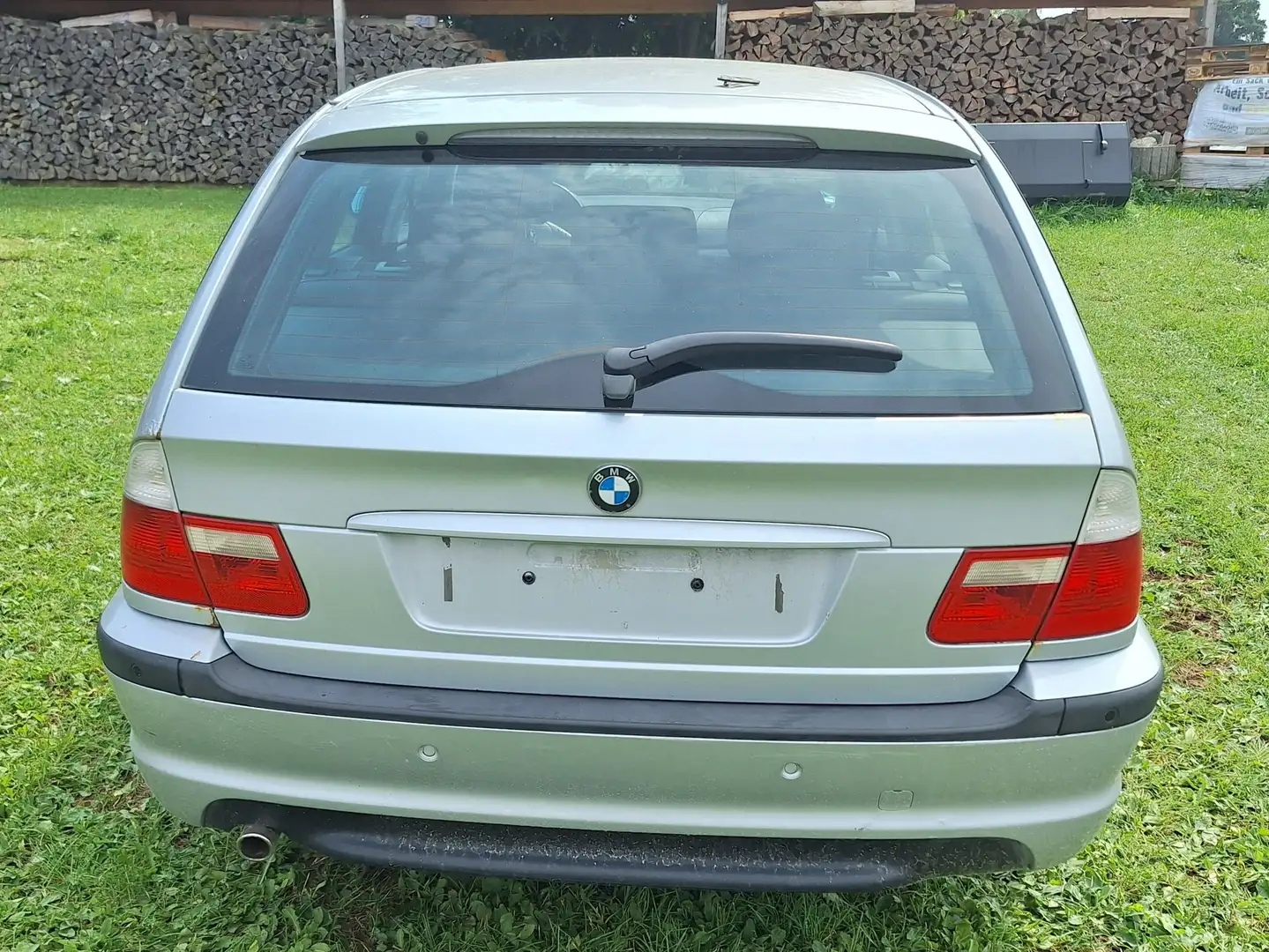 BMW 318 318i Silber - 2