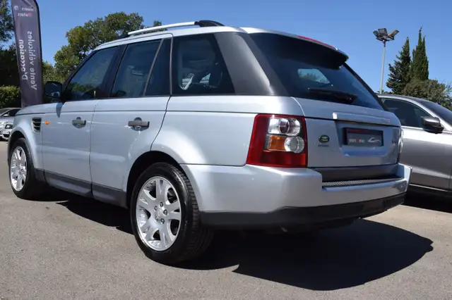 Land Rover Range Rover Sport view 3
