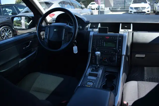 Land Rover Range Rover Sport view 2