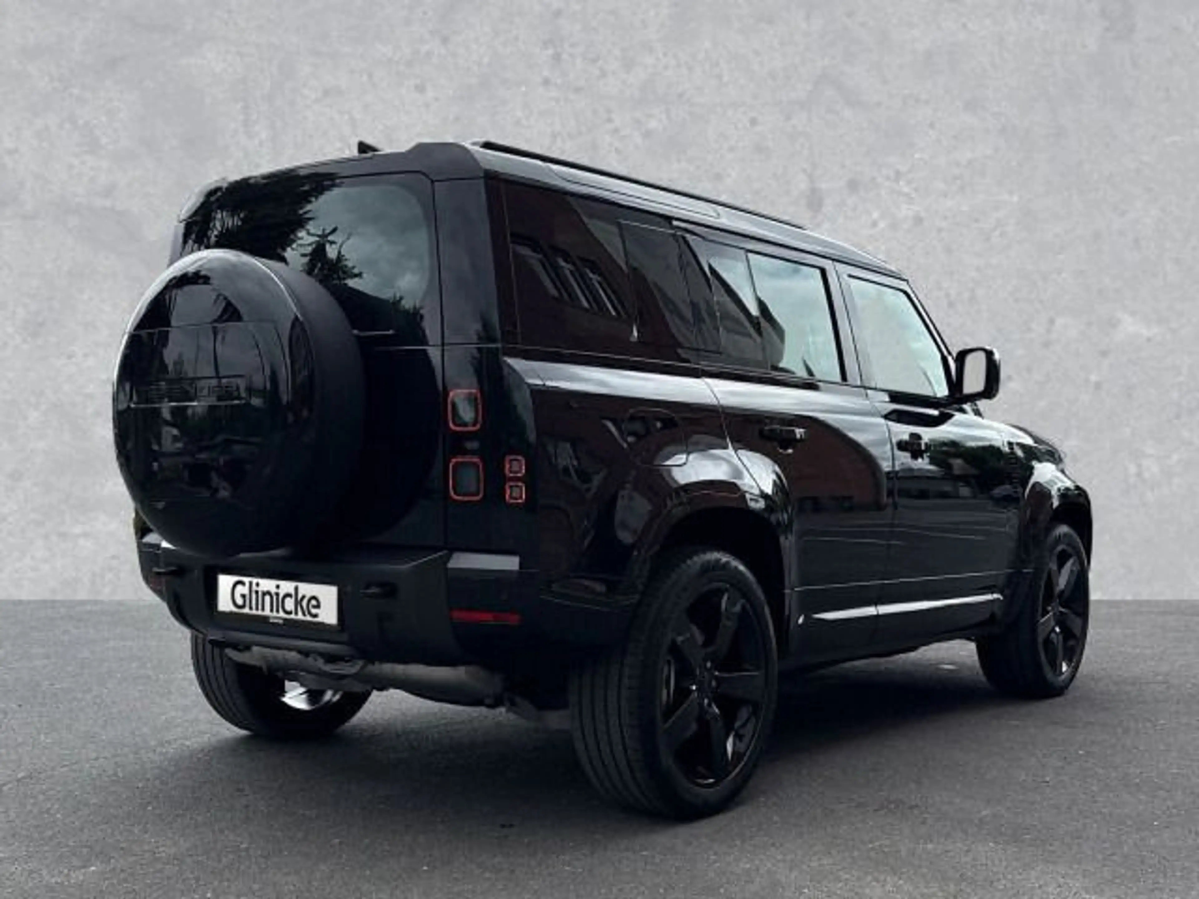 Land Rover Defender 110 X-Dynamic HSE — photo 6