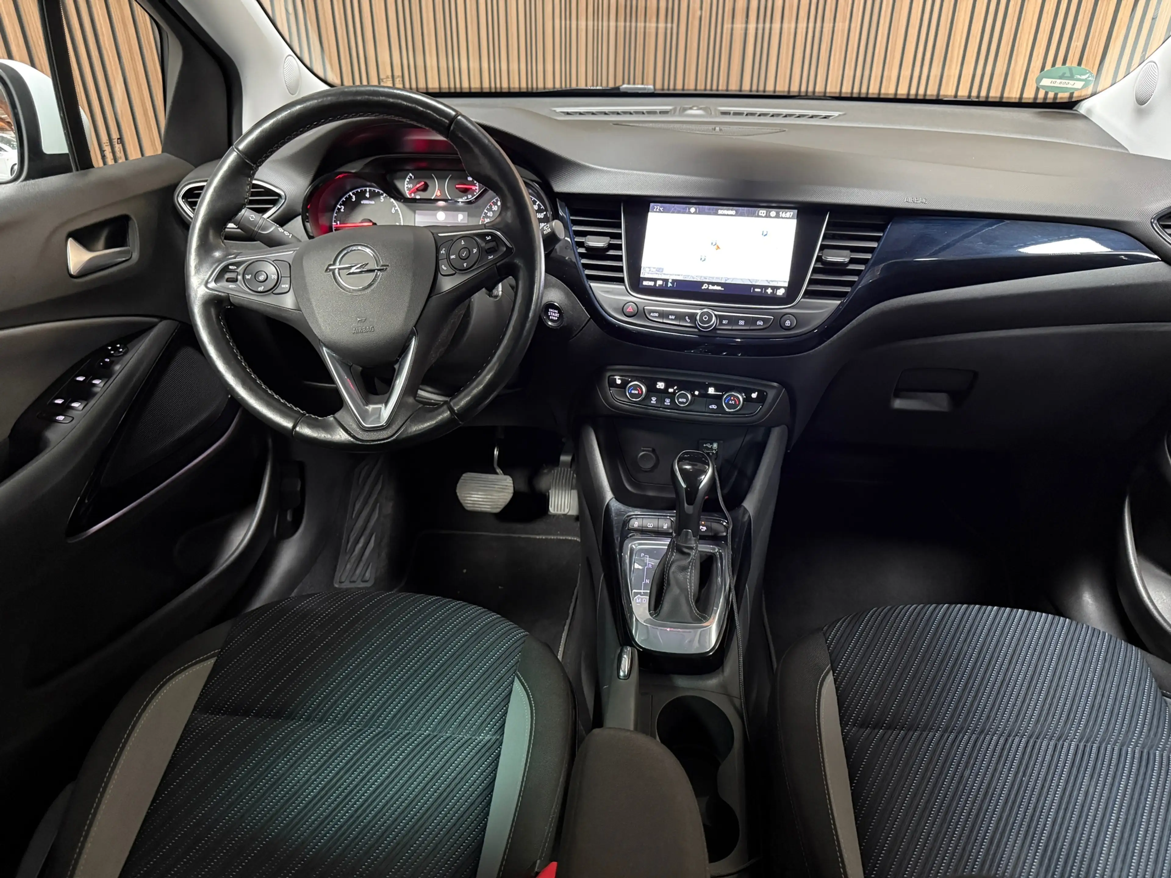 Opel Crossland X 1.2 Turbo Innovation, Automaat, Nette auto — photo 9