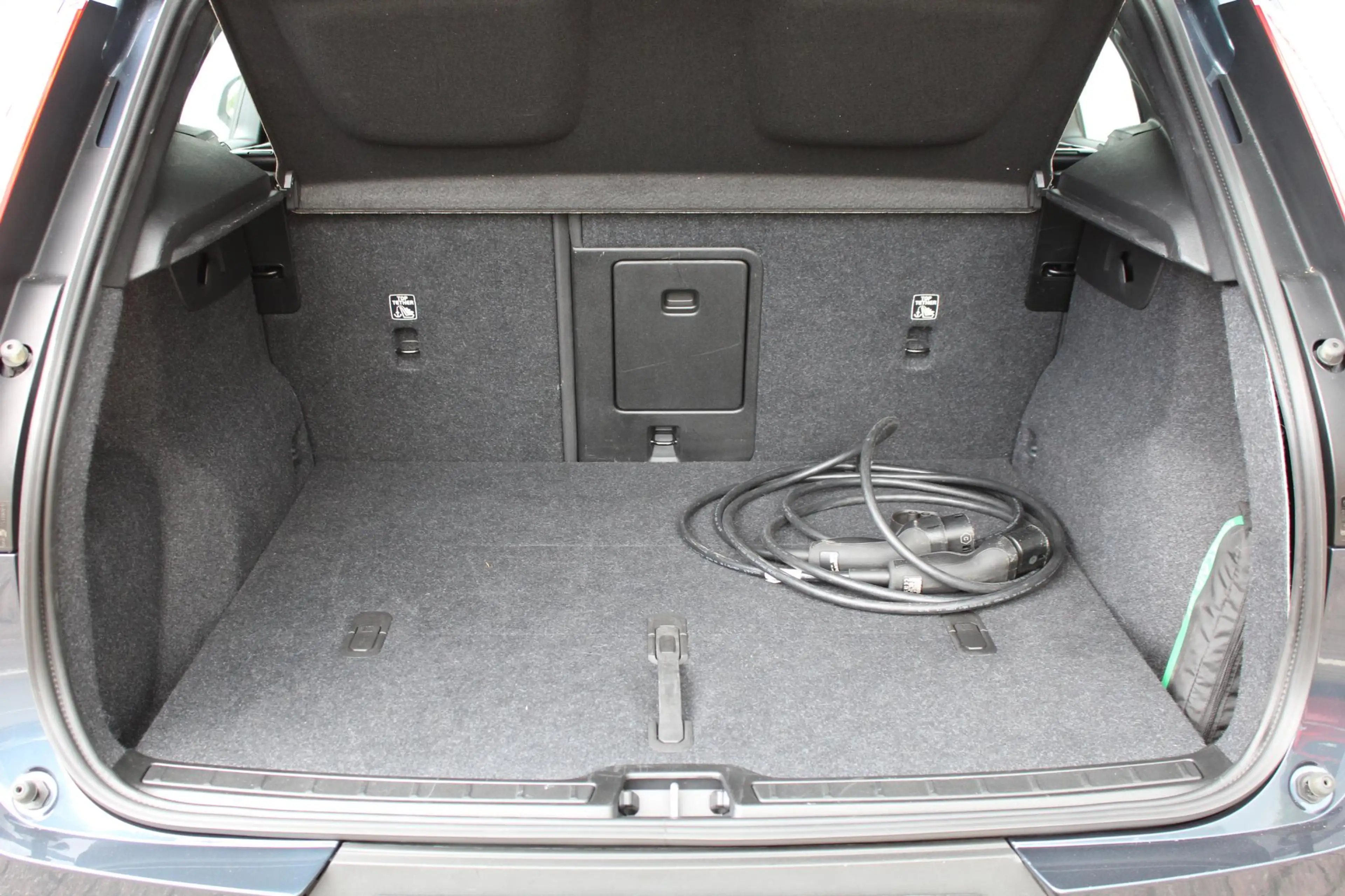 Volvo EX40 Single Motor Extended Range Plus 82 kWh | Trekhaak — photo 7