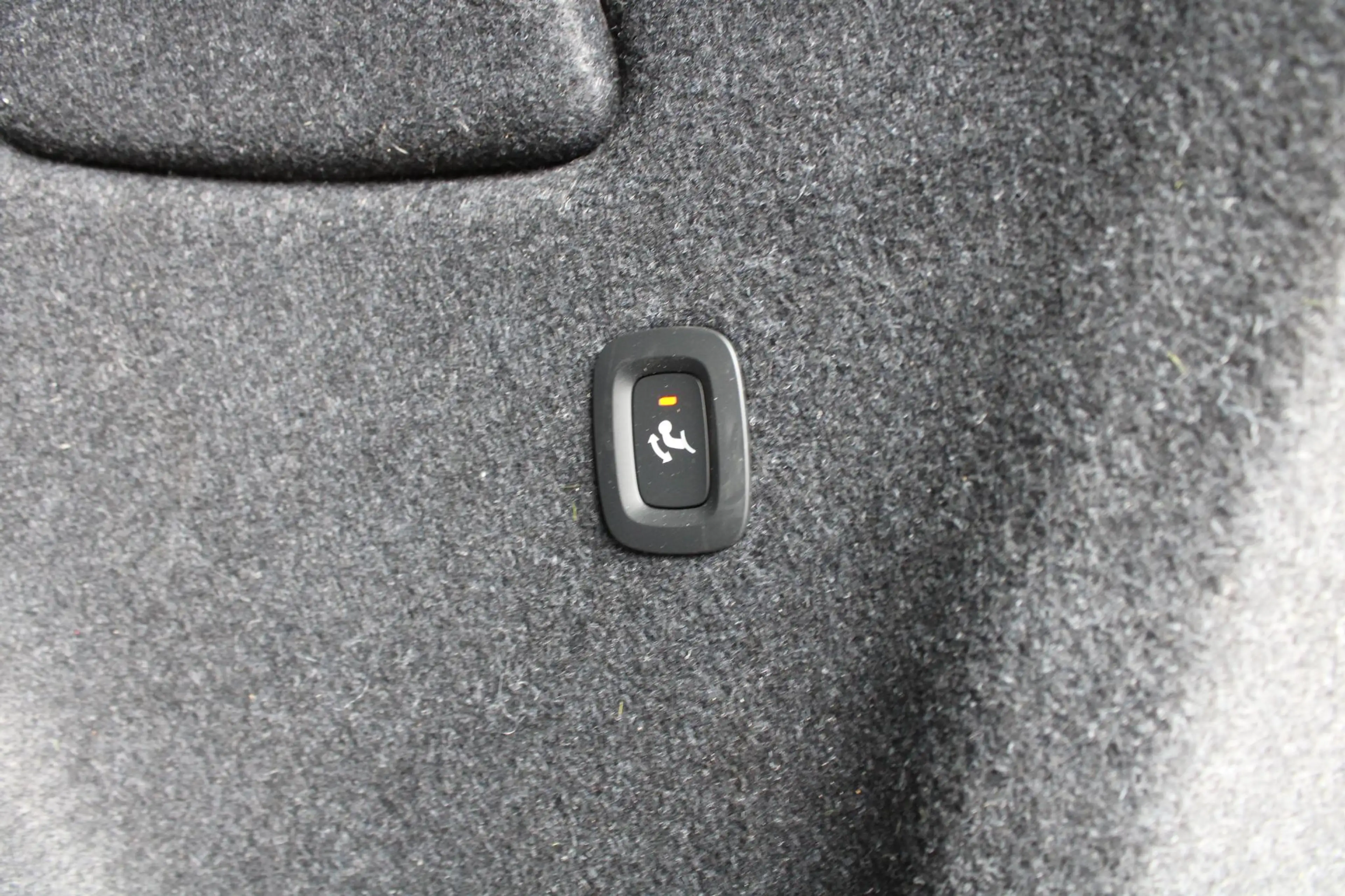 Volvo EX40 Single Motor Extended Range Plus 82 kWh | Trekhaak — photo 8