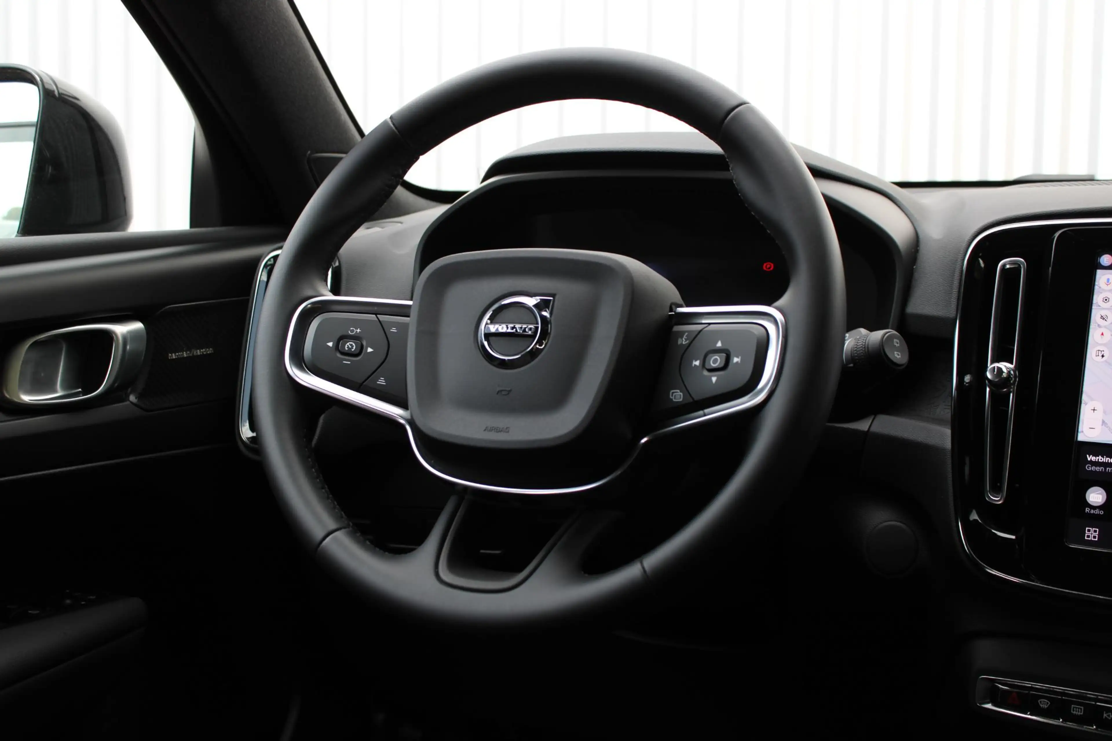 Volvo EX40 Single Motor Extended Range Plus 82 kWh | Trekhaak — photo 14