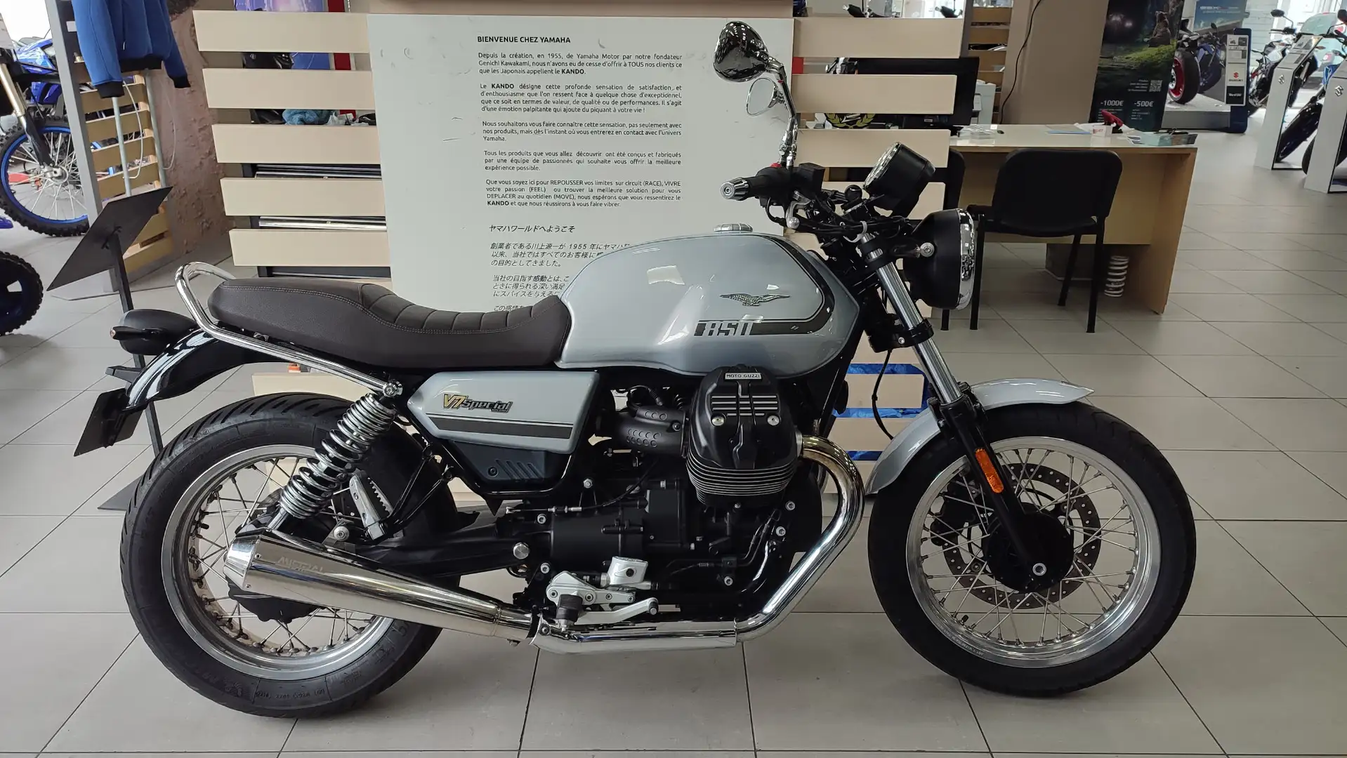 Moto Guzzi V 7 Gris - 1