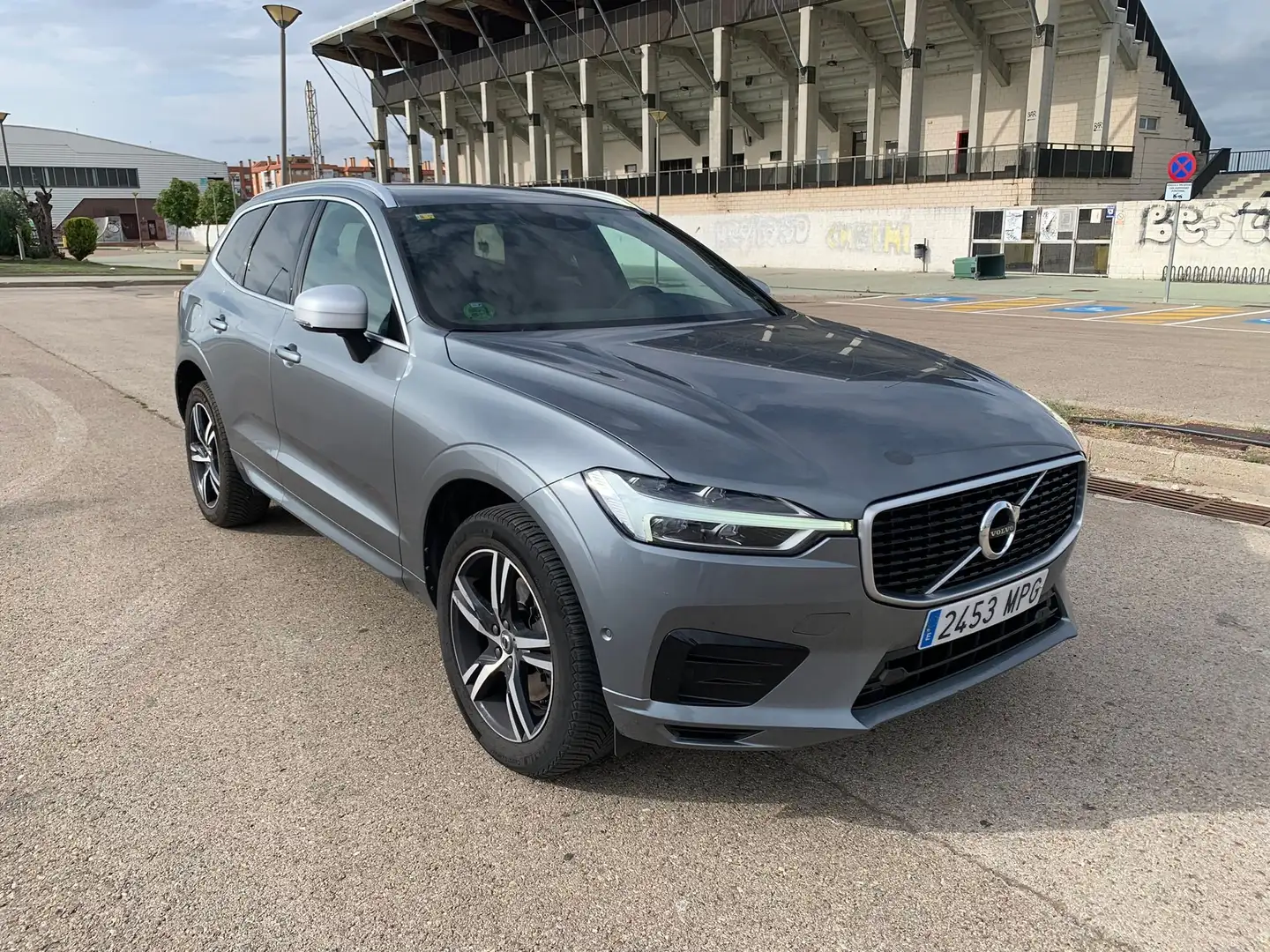 Volvo XC60 XC60 D4 R-Designe Gris - 1