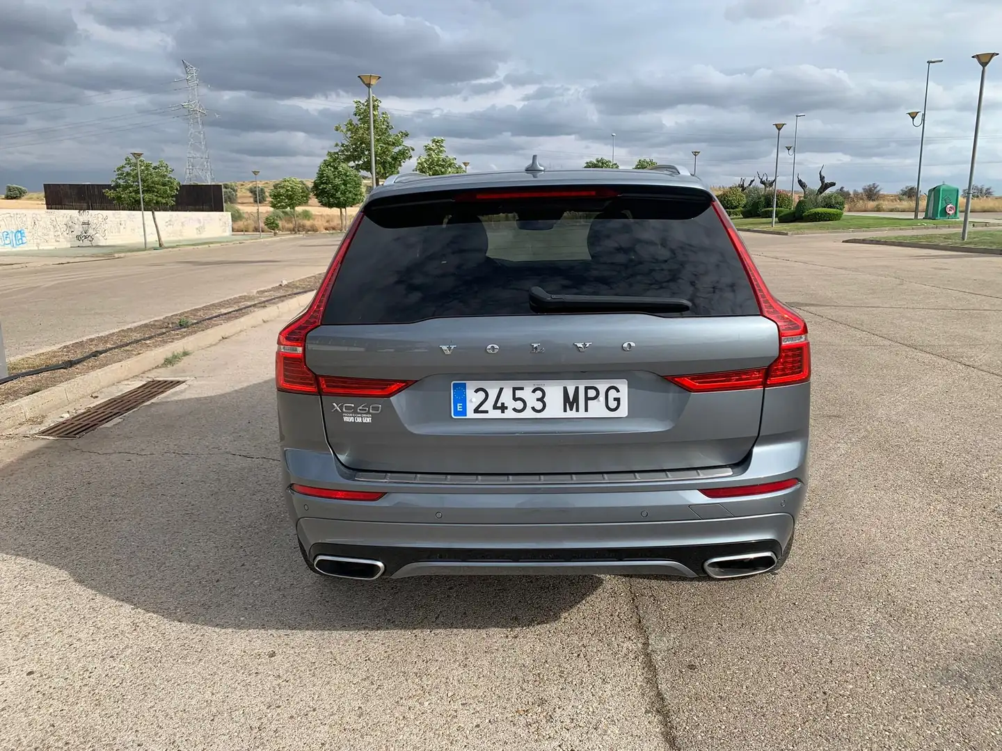 Volvo XC60 XC60 D4 R-Designe Gris - 2