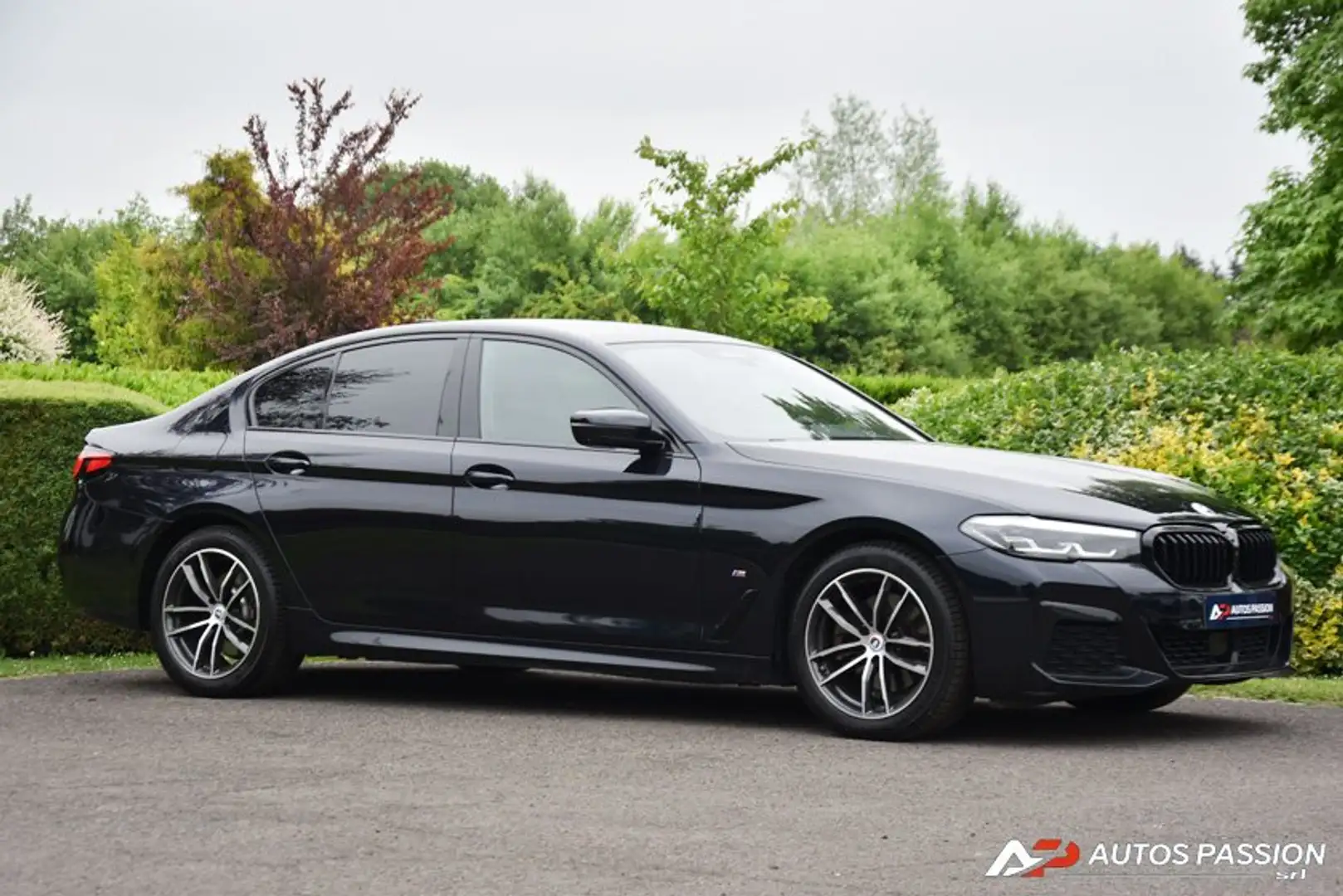 BMW 518 dA MHEV Pack-M & Shadow Line | 360° View Azul - 2