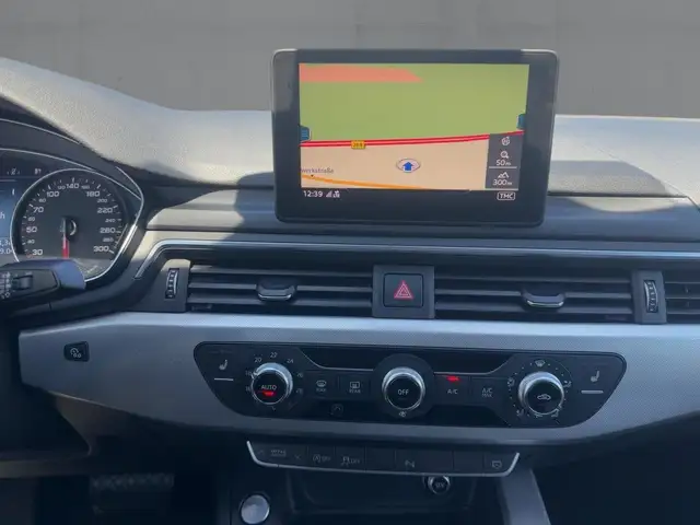 Audi A4 view 11