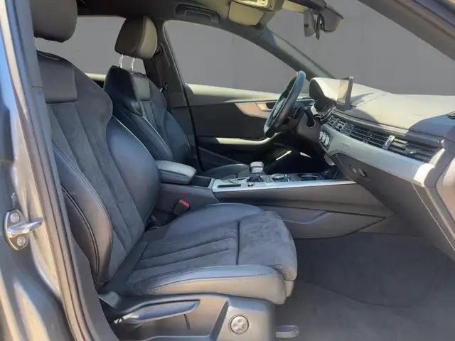 Audi A4 view 12
