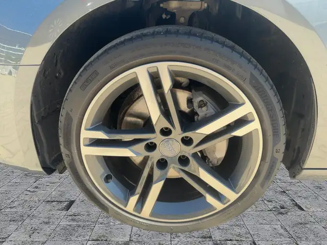 Audi A4 view 8