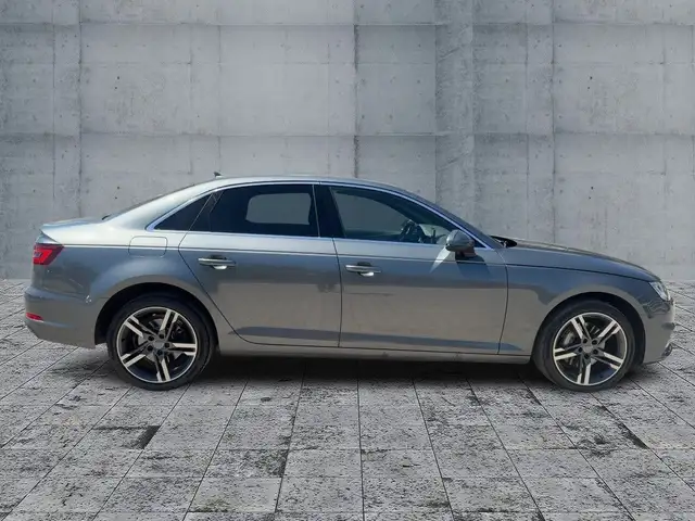 Audi A4 view 7