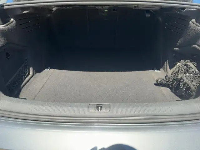 Audi A4 view 14