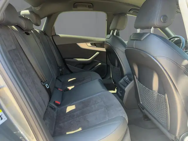 Audi A4 view 13