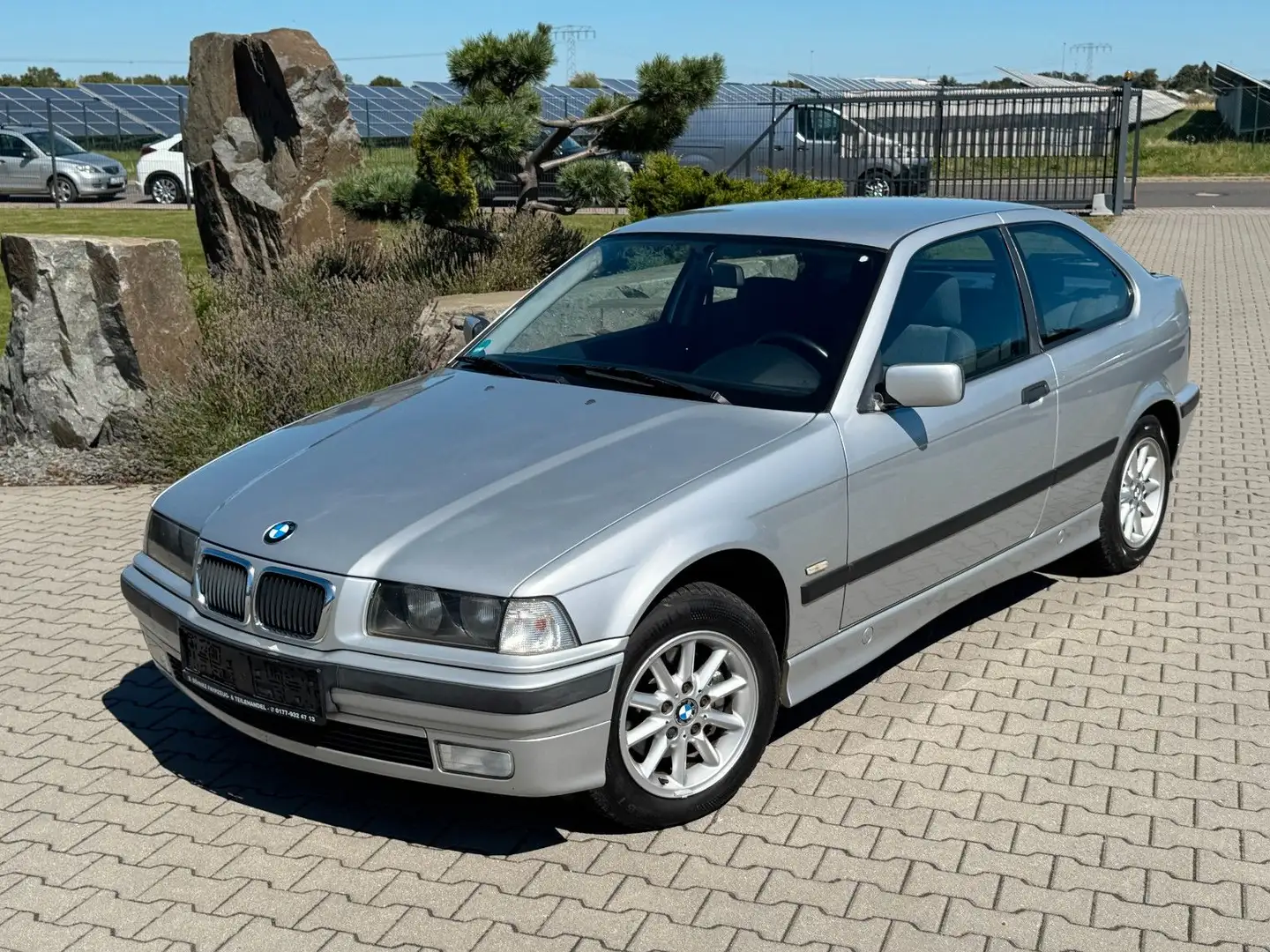 BMW 316 i Compact Comfort Edition + viele Neuteile Silber - 1