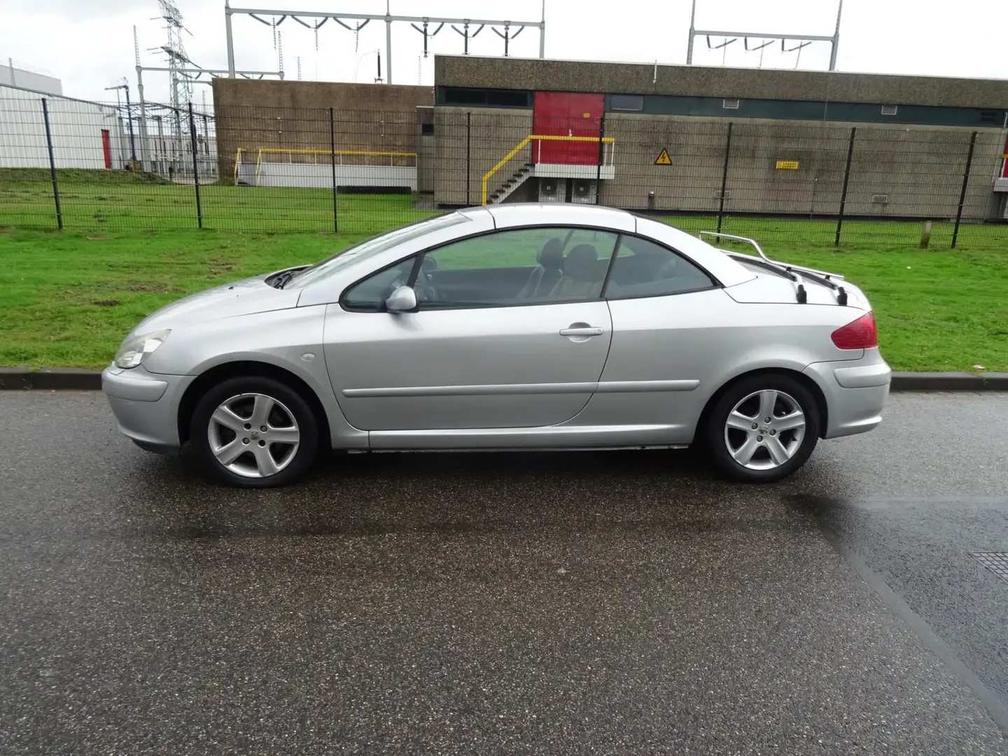 Peugeot 307 CC 2.0-16V Grau - 2
