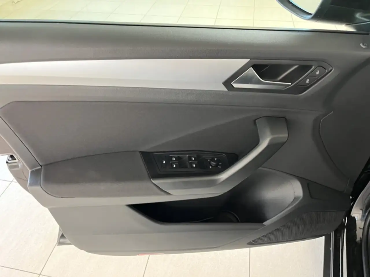 Volkswagen T-Roc 1.0 TSI Life Digitales Cockpit LED Apple CarPlay A 12